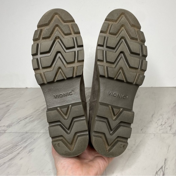 Vionic Estilo Gray Suede Front Zip Bootie 6 1/2 - Picture 14 of 15